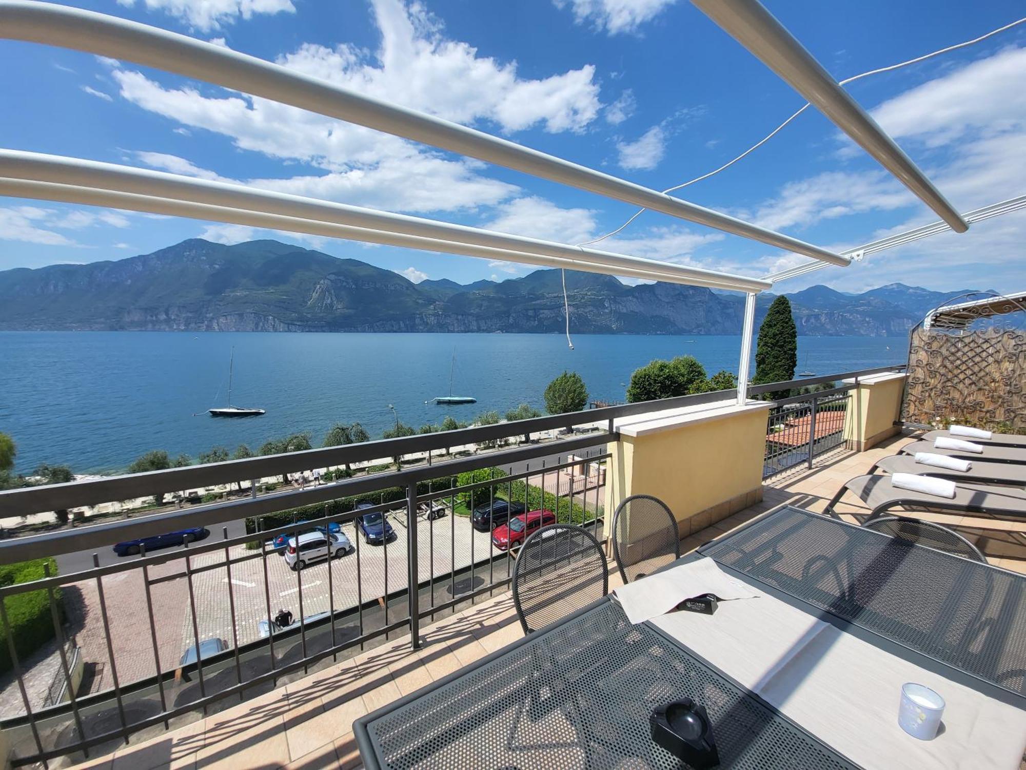 Penthouse Casa Alkea Masse Lake View Brenzone sul Garda Exterior foto